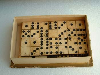 020 - Ivory dominos