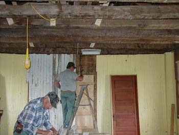 043 - Wainscot from ceiling used as filler