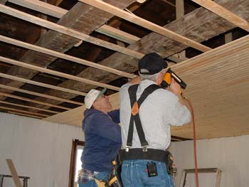 037 - Ceiling starting to go up